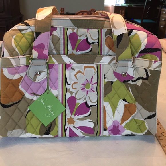 Vera Bradley Handbags - NWT retired pattern Vera Bradley Purse